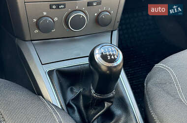 Универсал Opel Astra 2006 в 