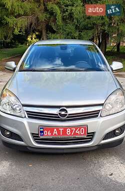 Хэтчбек Opel Astra 2009 в 