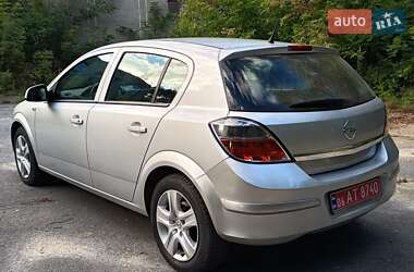 Хэтчбек Opel Astra 2009 в 