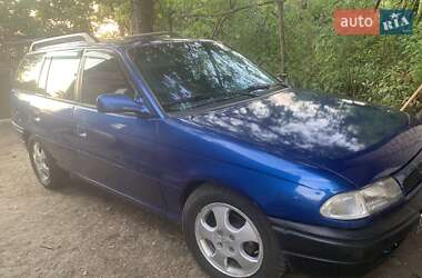 Универсал Opel Astra 1993 в 