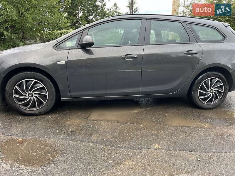Универсал Opel Astra 2013 в Николаеве