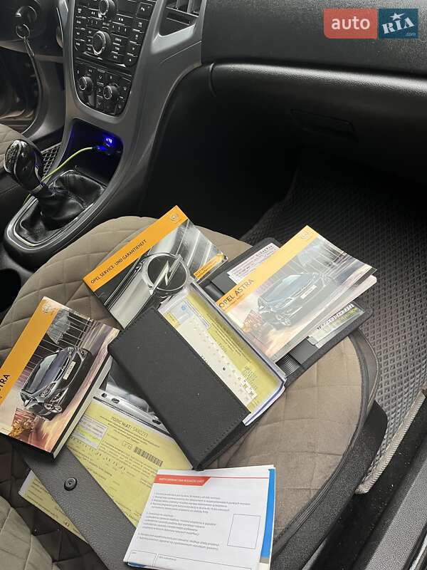 Универсал Opel Astra 2013 в Николаеве