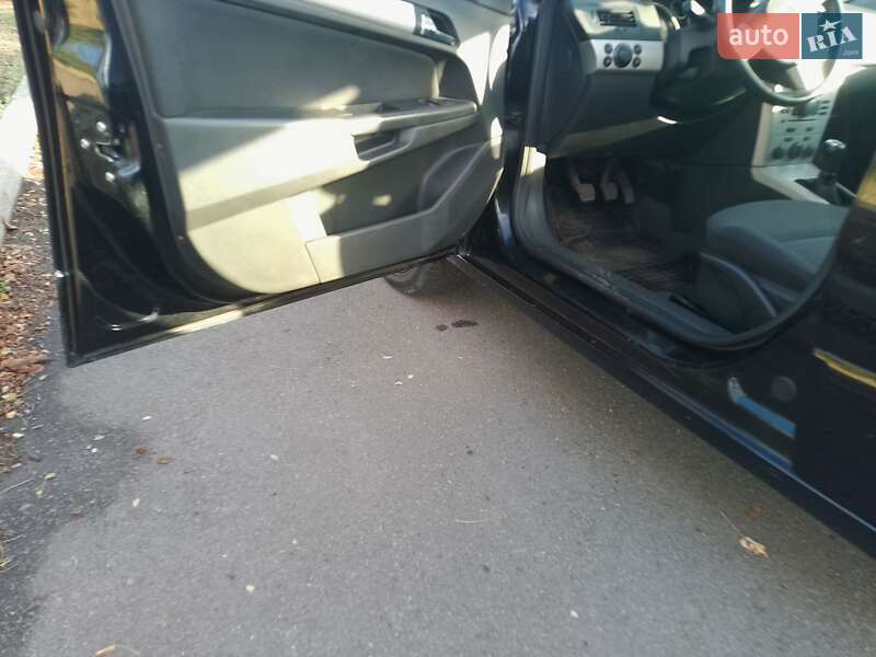 Универсал Opel Astra 2008 в Кривом Роге