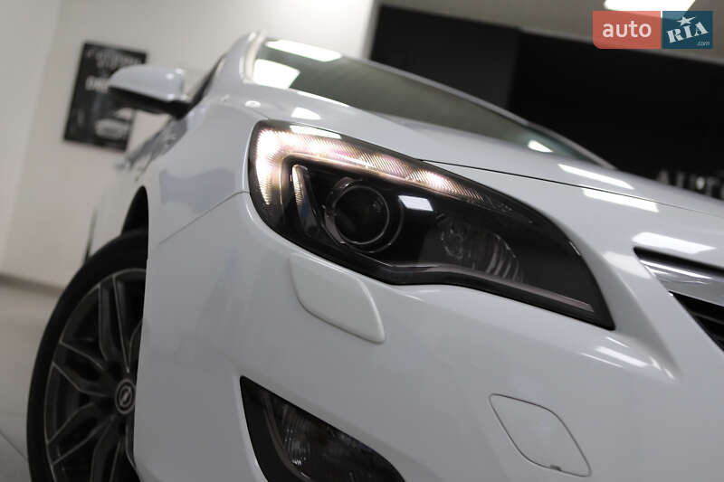 Универсал Opel Astra 2013 в Дрогобыче