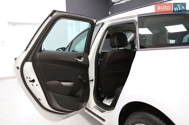 Универсал Opel Astra 2013 в Дрогобыче