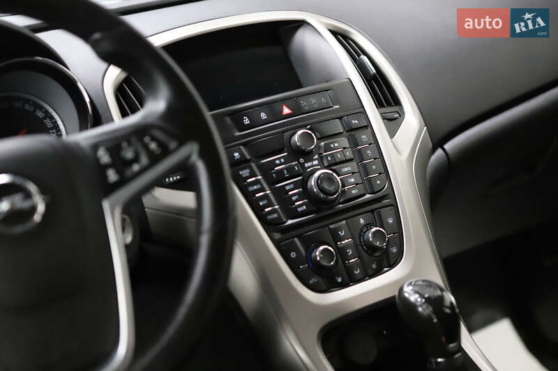 Универсал Opel Astra 2013 в Дрогобыче