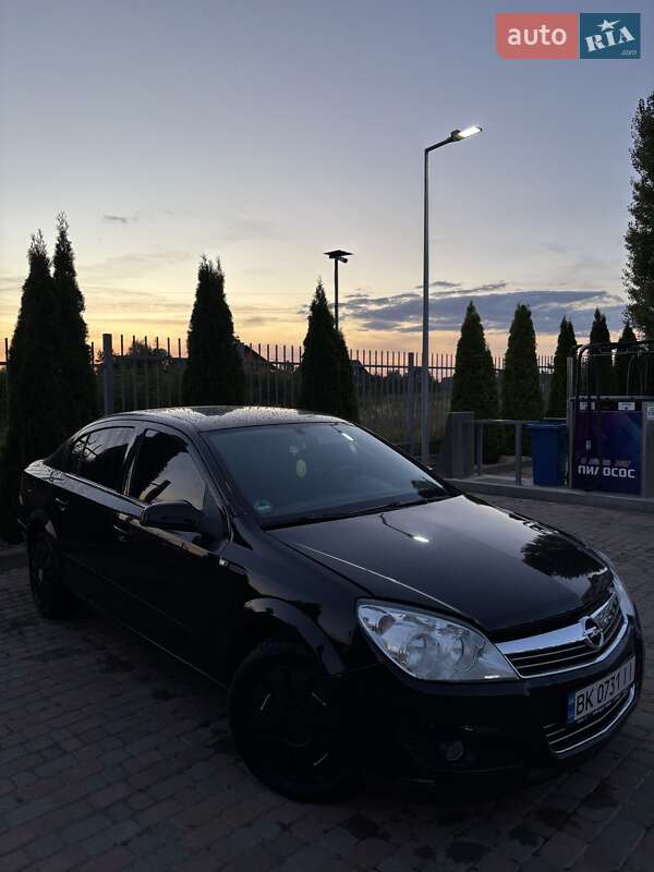 Седан Opel Astra 2009 в Сарнах