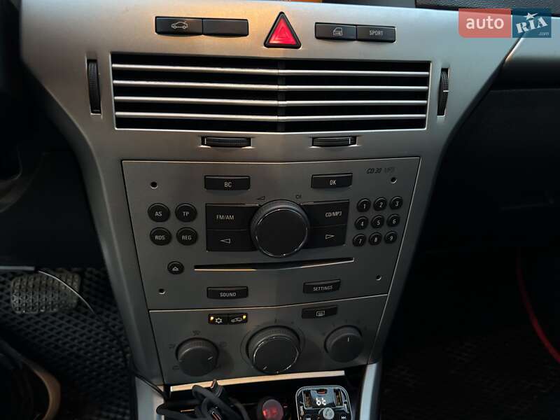 Седан Opel Astra 2009 в Сарнах