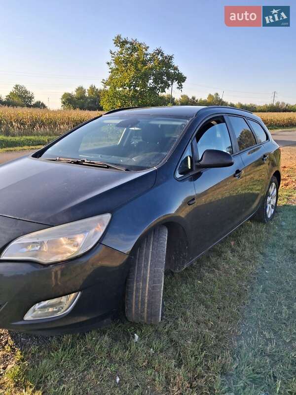 Opel Astra 2012