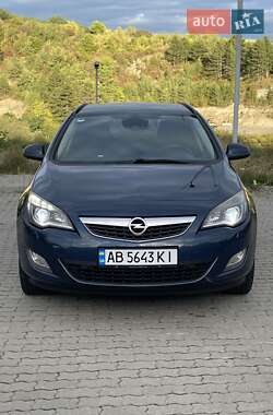 Универсал Opel Astra 2011 в 