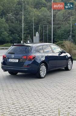 Универсал Opel Astra 2011 в 