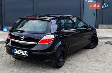 Хэтчбек Opel Astra 2007 в 