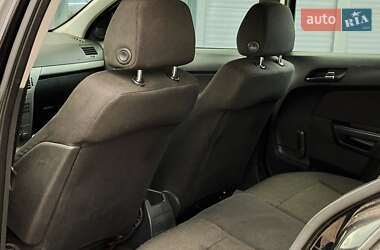 Хэтчбек Opel Astra 2007 в 