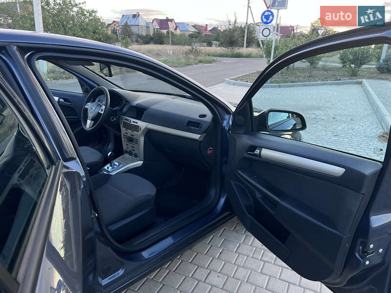 Седан Opel Astra 2008 в Одессе