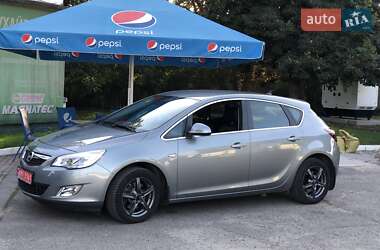 Хэтчбек Opel Astra 2011 в 