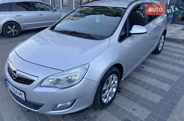 Универсал Opel Astra 2012 в 
