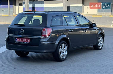 Универсал Opel Astra 2010 в 