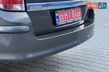 Универсал Opel Astra 2010 в 