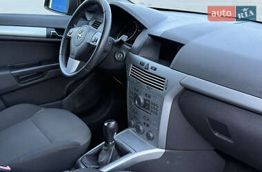 Универсал Opel Astra 2010 в 