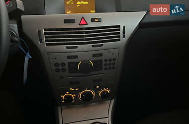 Универсал Opel Astra 2007 в 