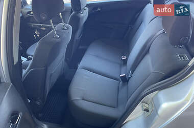 Хэтчбек Opel Astra 2005 в 