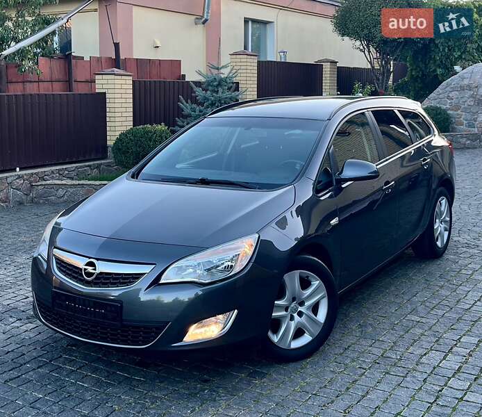 Opel Astra 2011