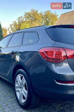 Універсал Opel Astra 2011 в 