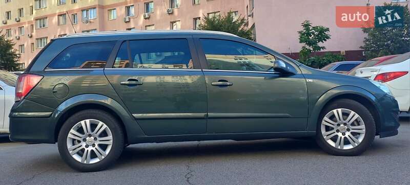 Универсал Opel Astra 2009 в Софиевской Борщаговке