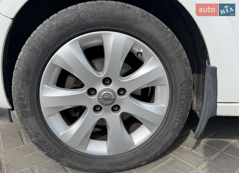 Хетчбек Opel Astra 2011 в Нововолинську