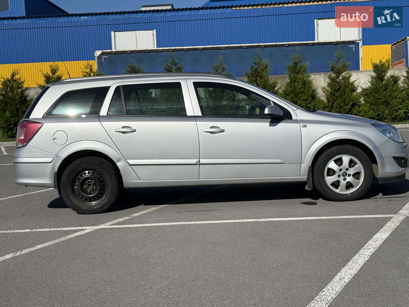 Универсал Opel Astra 2009 в Хмельнике