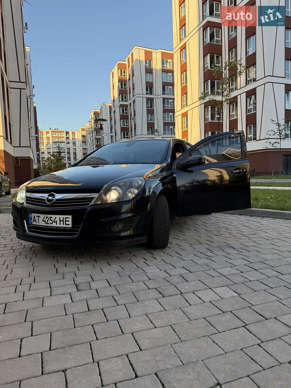 Хэтчбек Opel Astra 2009 в Ивано-Франковске