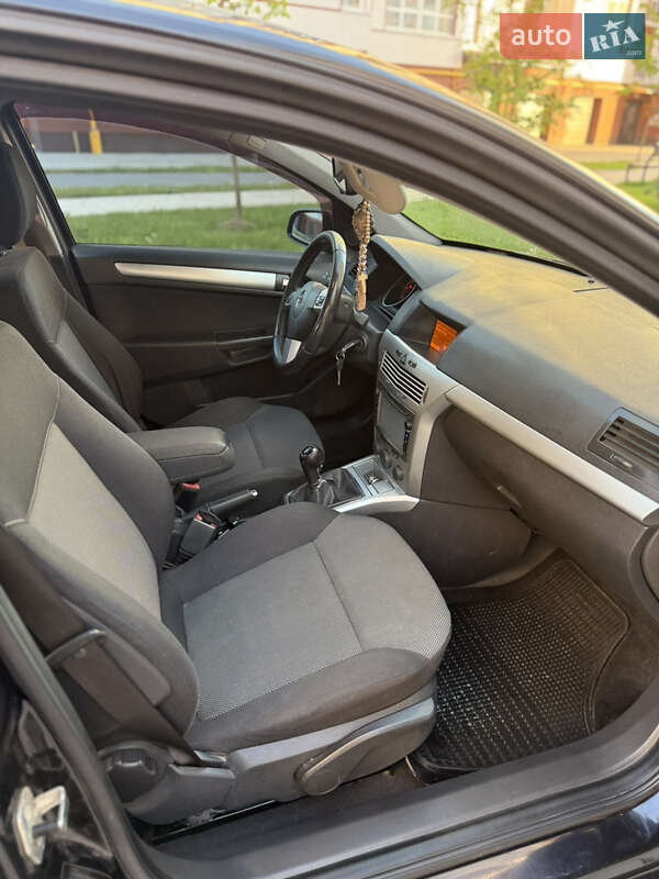Хэтчбек Opel Astra 2009 в Ивано-Франковске