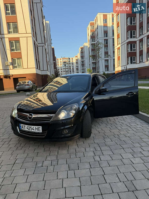 Хэтчбек Opel Astra 2009 в Ивано-Франковске