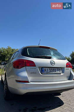 Универсал Opel Astra 2010 в 