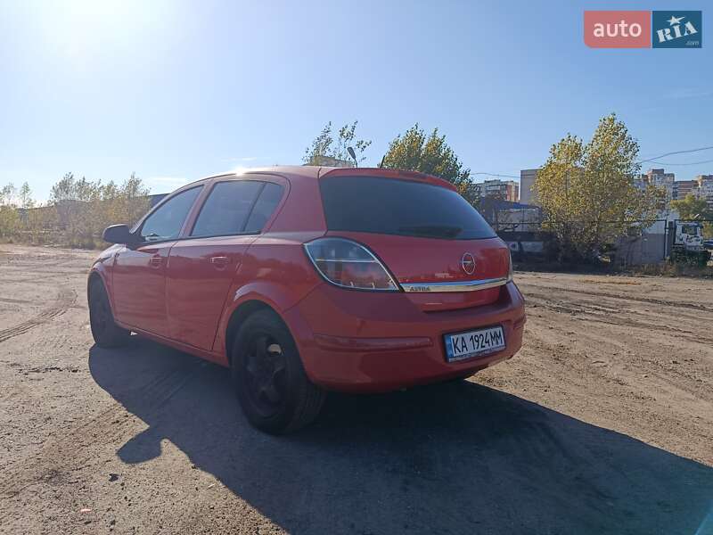 Хэтчбек Opel Astra 2013 в Киеве фото 4 Хэтчбек Opel Astra 2013 в Киеве
