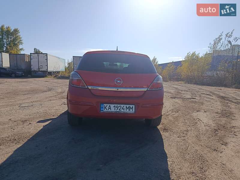 Хэтчбек Opel Astra 2013 в Киеве фото 5 Хэтчбек Opel Astra 2013 в Киеве