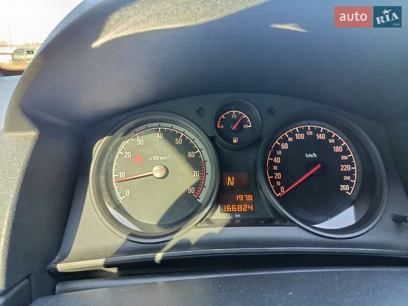 Хэтчбек Opel Astra 2013 в Киеве фото 13 Хэтчбек Opel Astra 2013 в Киеве