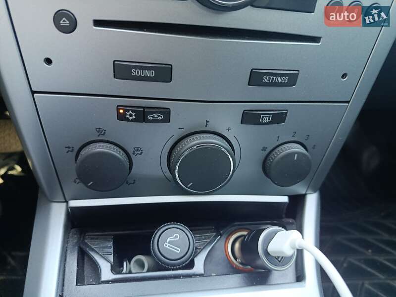 Хэтчбек Opel Astra 2013 в Киеве фото 15 Хэтчбек Opel Astra 2013 в Киеве