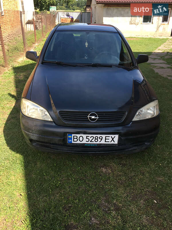 Хэтчбек Opel Astra 1999 в 