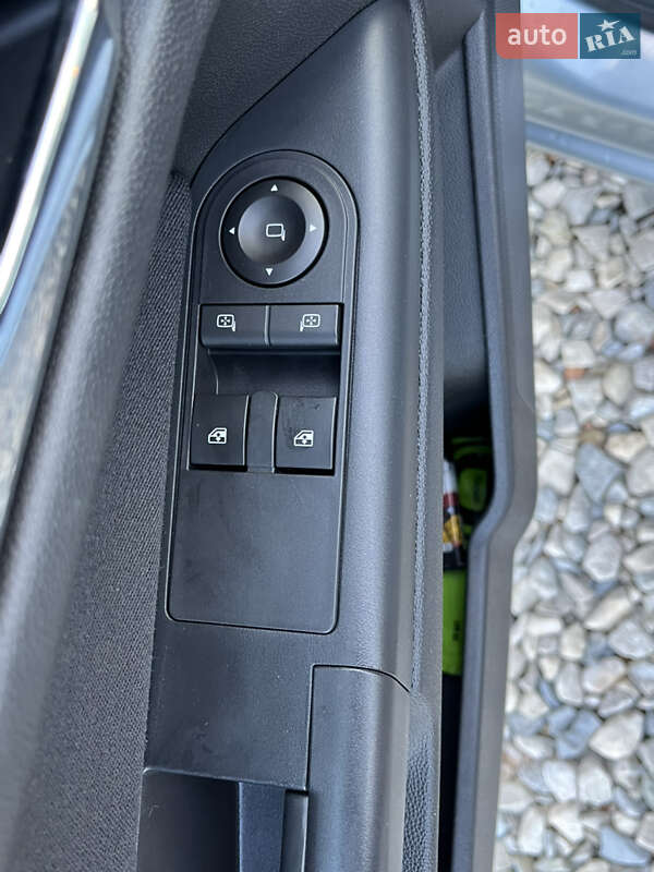 Седан Opel Astra 2011 в Калуші