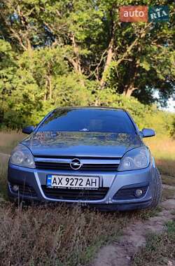 Хэтчбек Opel Astra 2006 в Валках