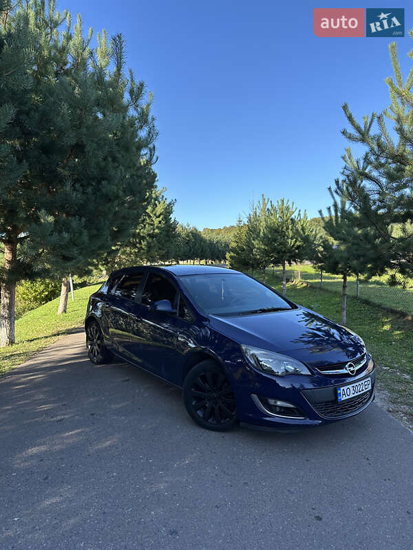 Opel Astra 2013