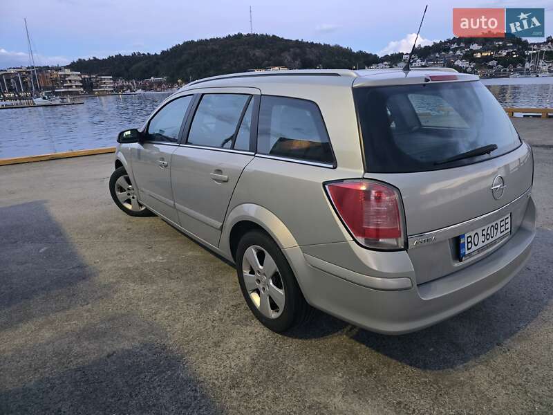 Универсал Opel Astra 2004 в Кривом Роге