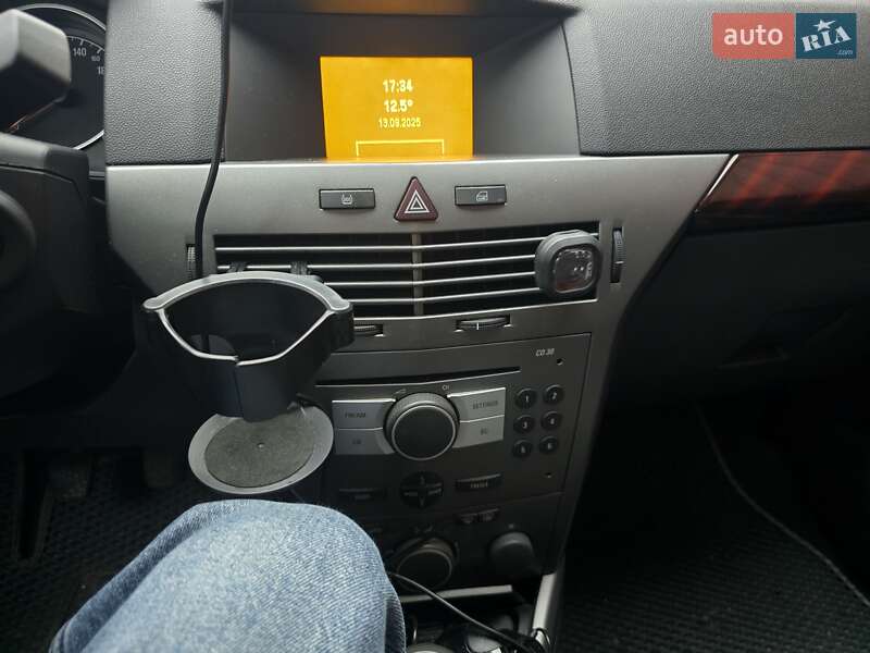 Универсал Opel Astra 2004 в Кривом Роге