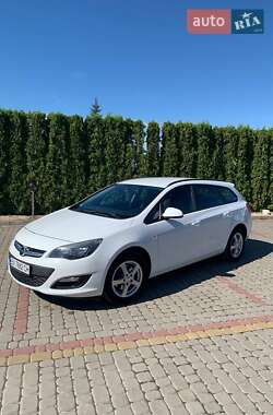 Универсал Opel Astra 2013 в 