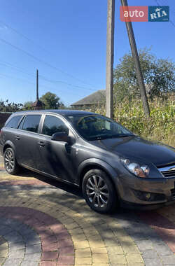 Универсал Opel Astra 2010 в 
