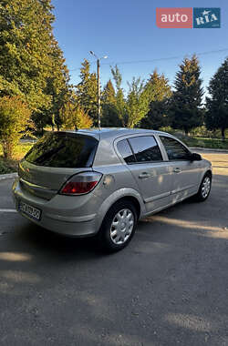 Хэтчбек Opel Astra 2006 в 