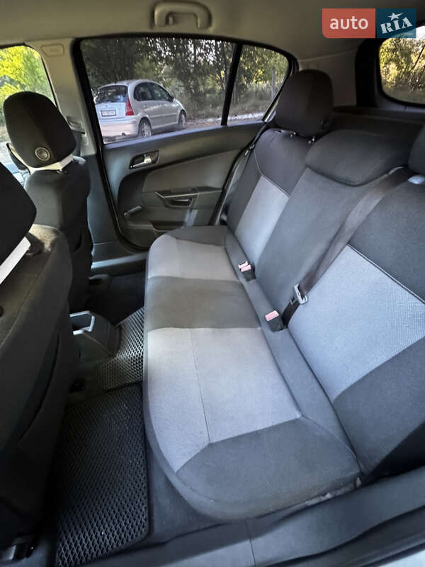 Хэтчбек Opel Astra 2006 в Дрогобыче