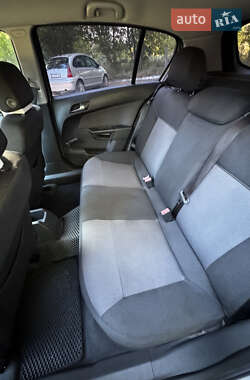 Хэтчбек Opel Astra 2006 в 