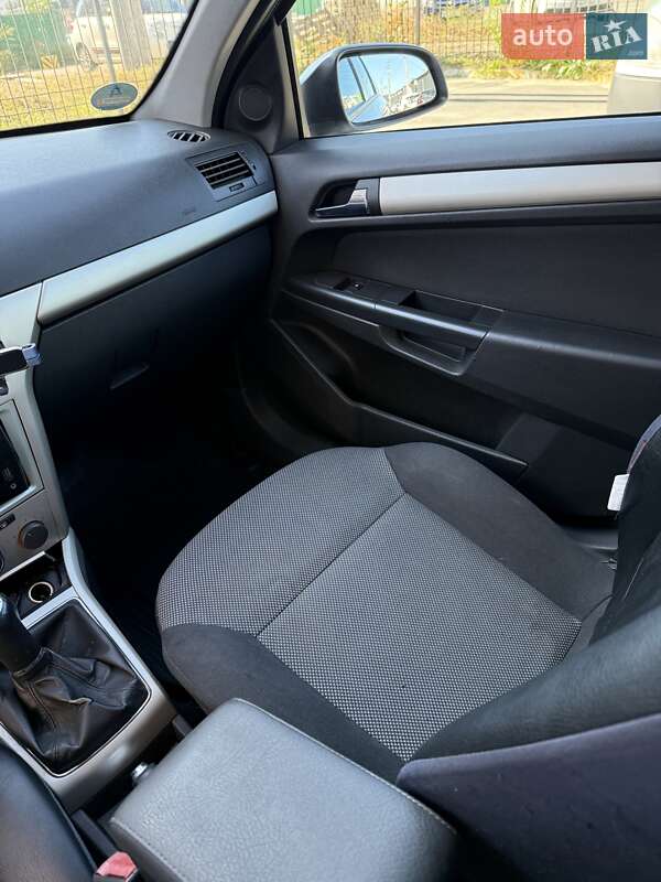 Универсал Opel Astra 2008 в Киеве
